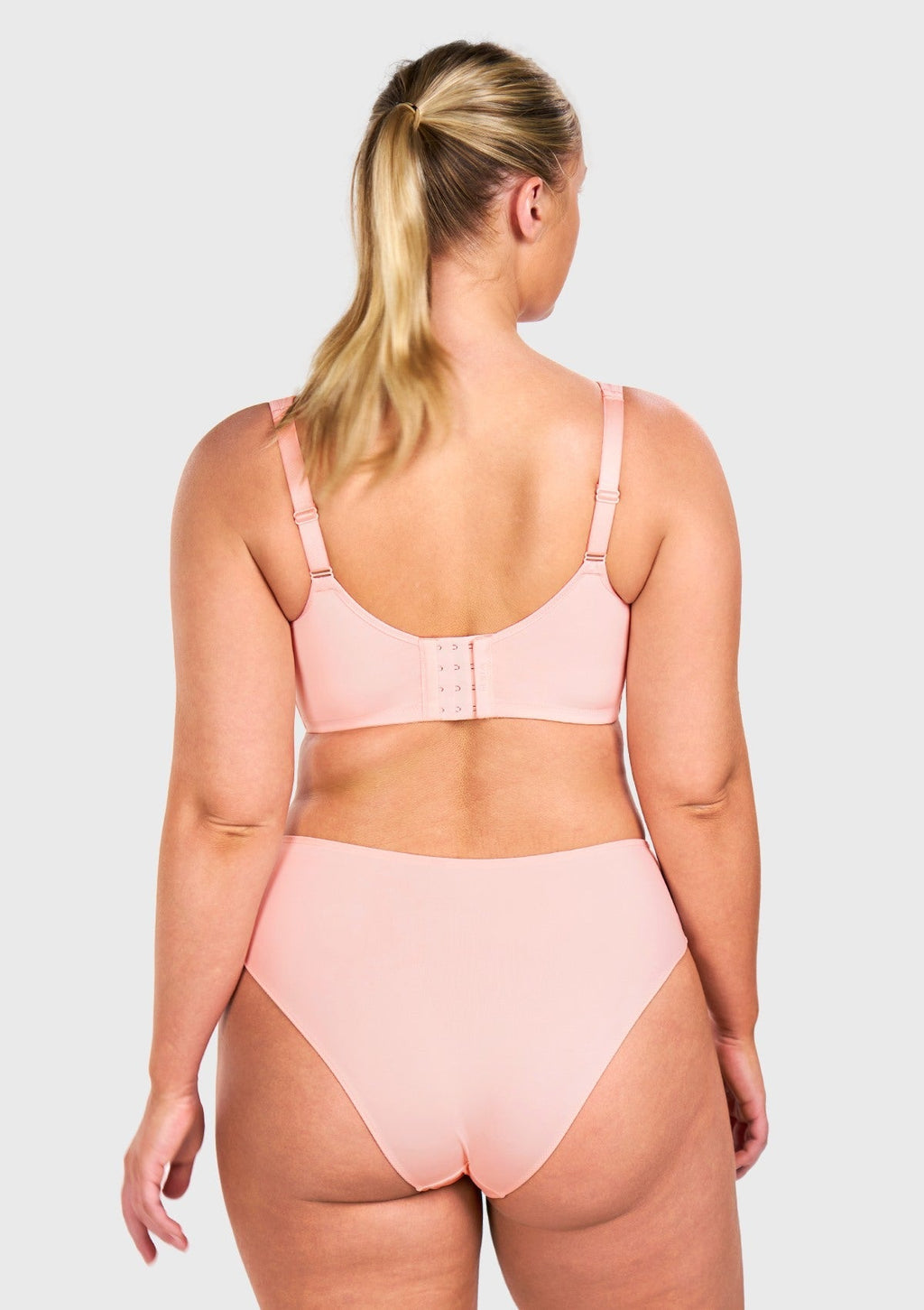 (Cardi B recommends)CoolComfort Smoothing Unlined Minimizer Underwire Bra